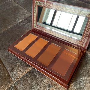 ACE BEAUTE BRONZED IN PARADISE


PALLET